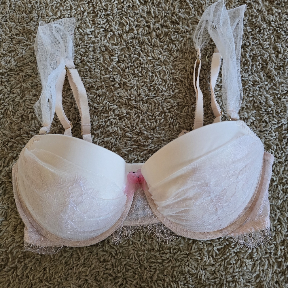 Nwot VS Bra